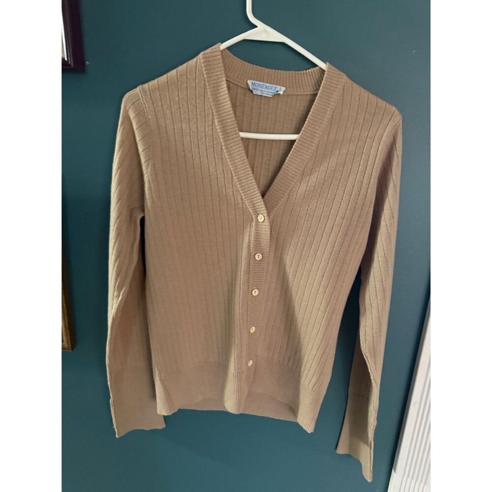 Montagut Lightweight Ribbed V-Neck Cardigan in Tan